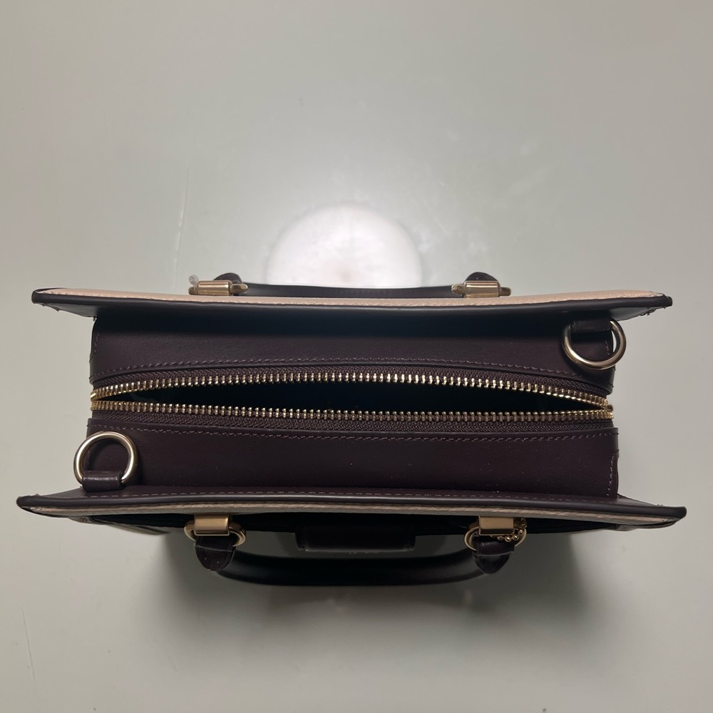 Grace Carryall In Signature - Picture 6 of 6